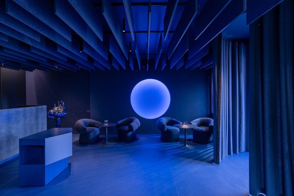 Blue Lounge - Visual Display